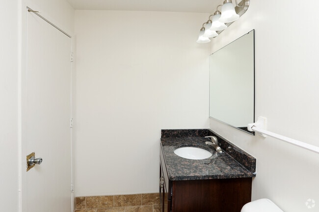 1BR, 1BA - 900 SF - Park 85