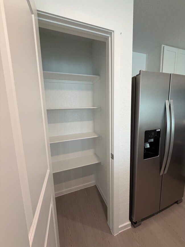 Foto del edificio - 563 River Run Wy