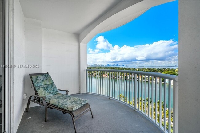 Building Photo - 5401 Collins Ave