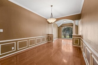 Building Photo - 6803 Rhodes Ct