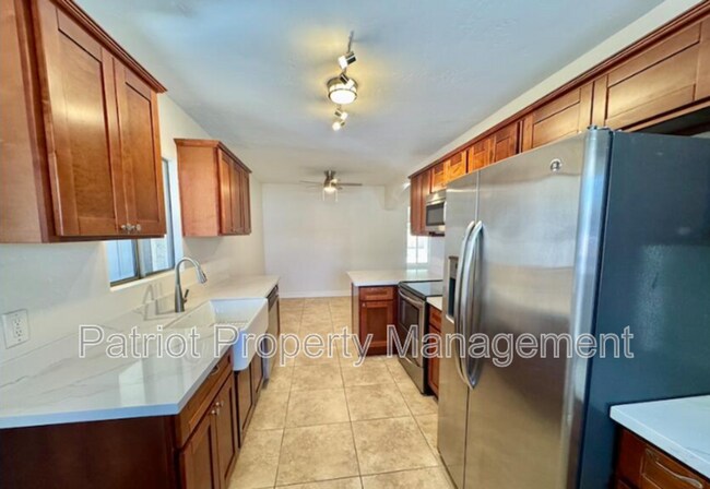 Foto del edificio - 2533 E Flower St