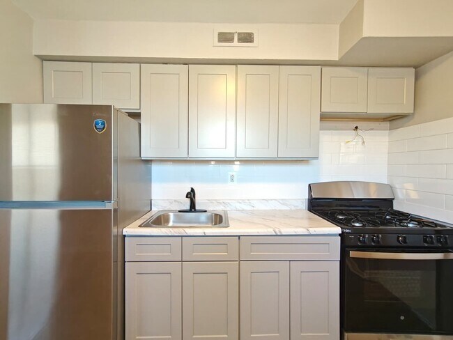 Photo - 7108 Oxford Ave Apartment