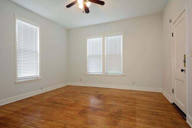 Foto del edificio - 920 22nd Ave NE