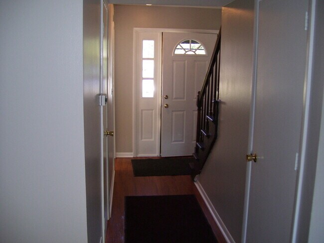 Building Photo - 260 Juniper Ln