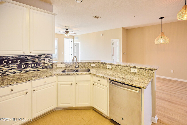Foto del edificio - 11251 Campfield Dr