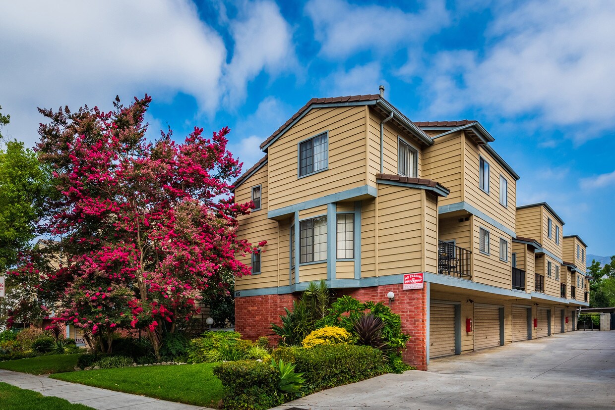 419 Pioneer Dr, Glendale, CA 91203 Condo for Rent in Glendale, CA