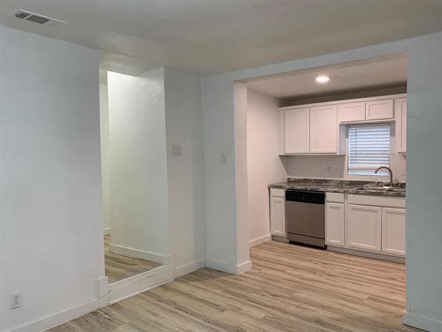 Building Photo - 1046 W Collins St