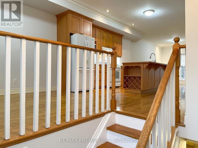 Photo du bâtiment - 1013A COLLEGE STREET