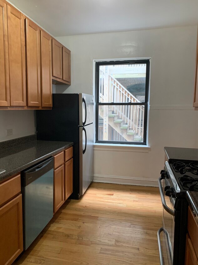 Foto principal - Awesome 1BR Hyde Park Unit - Heat Included!