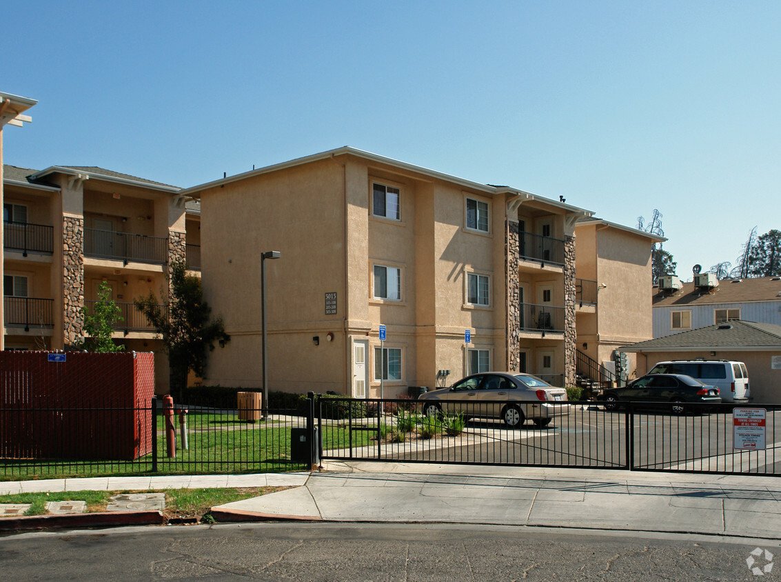 Building Photo - The Village at Kings Canyon