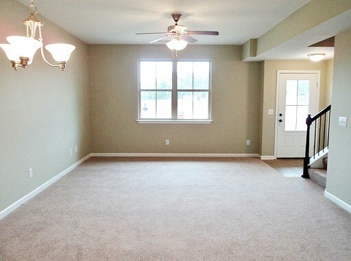 Building Photo - Spacious 3 Bedroom/2.5 Bath with Loft area...