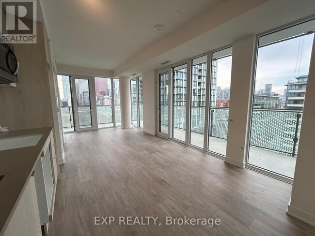 Building Photo - 135 Lower Sherbourne St