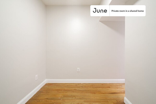 Building Photo - Room in Shared 4 bed/1 bath home