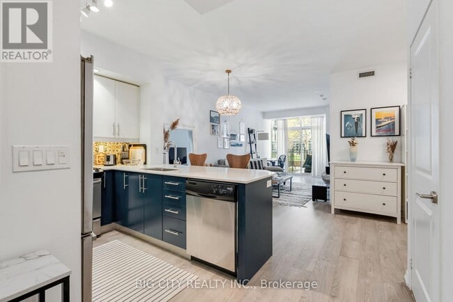 Photo du bâtiment - 65 E Liberty St