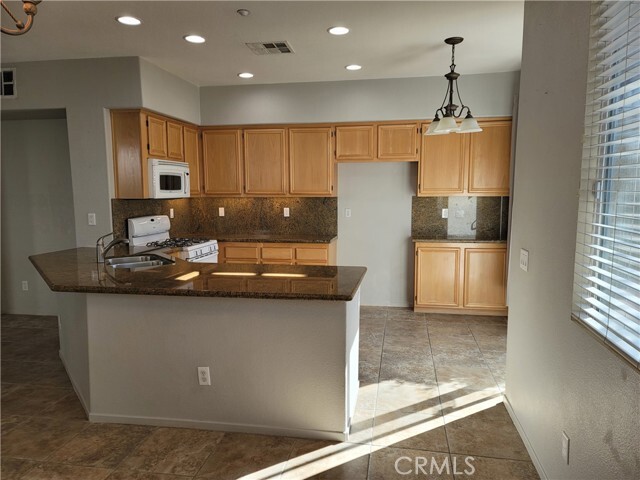 Building Photo - 25192 Meadow Walk St