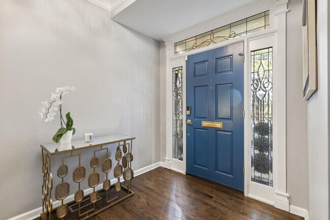 Foto del edificio - 97 Huntington Rd NE