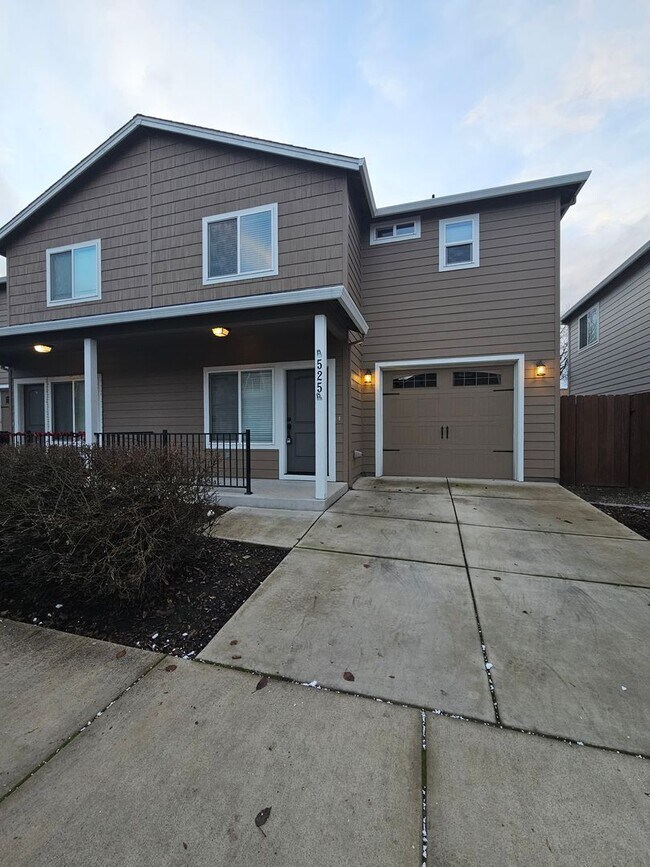 Building Photo - 525-529 Gray Ct