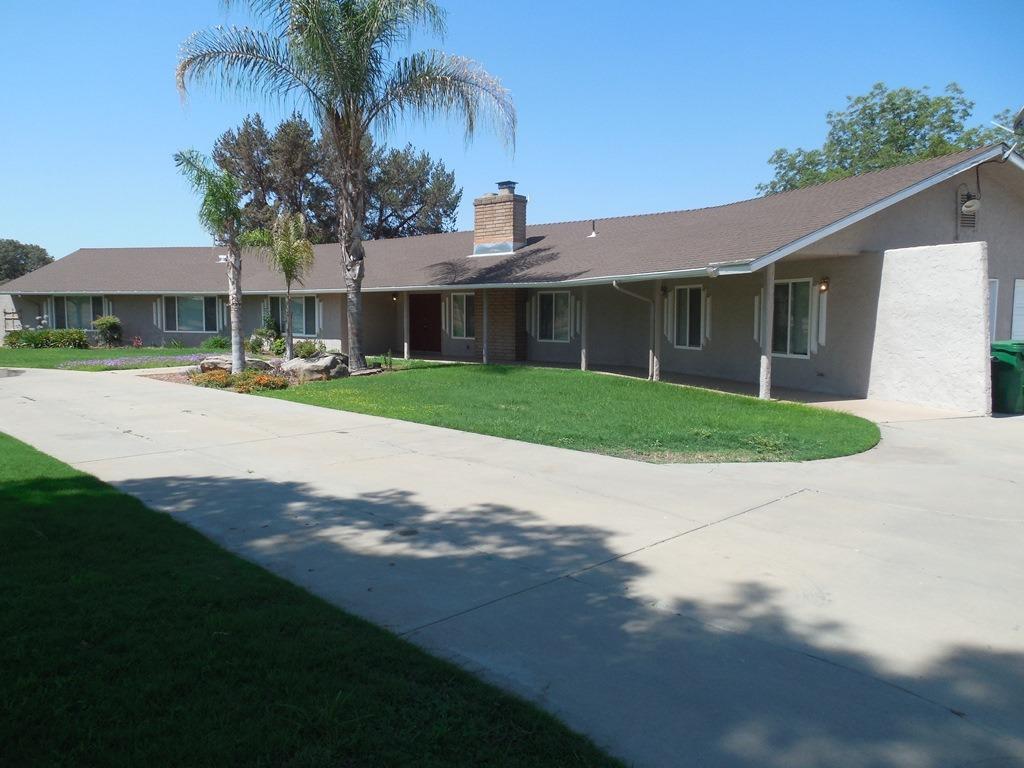 Primary Photo - 10763 E Ashlan Ave