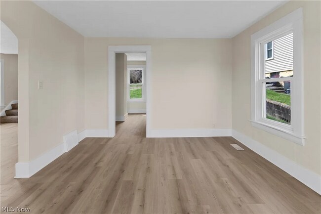 Building Photo - 317 Bennett Dr