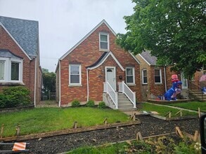 Building Photo - 3418 N Nordica Ave