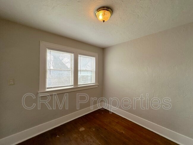 Building Photo - 709.5 W Mulberry St