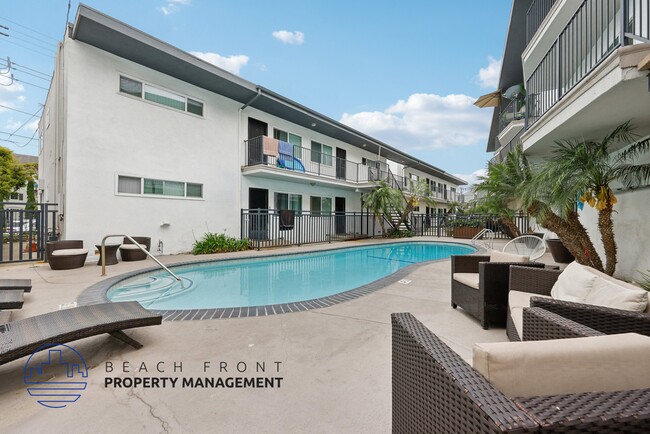 Foto del edificio - Newport Terrace Apartments