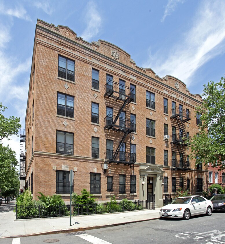 Foto principal - 575 Hancock St