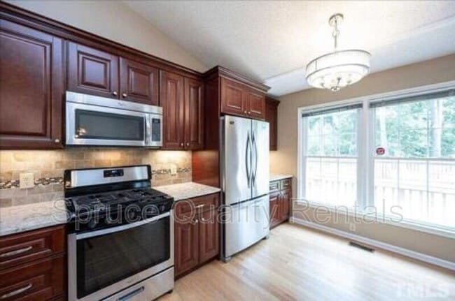 Building Photo - 4605 Knightsbridge Way