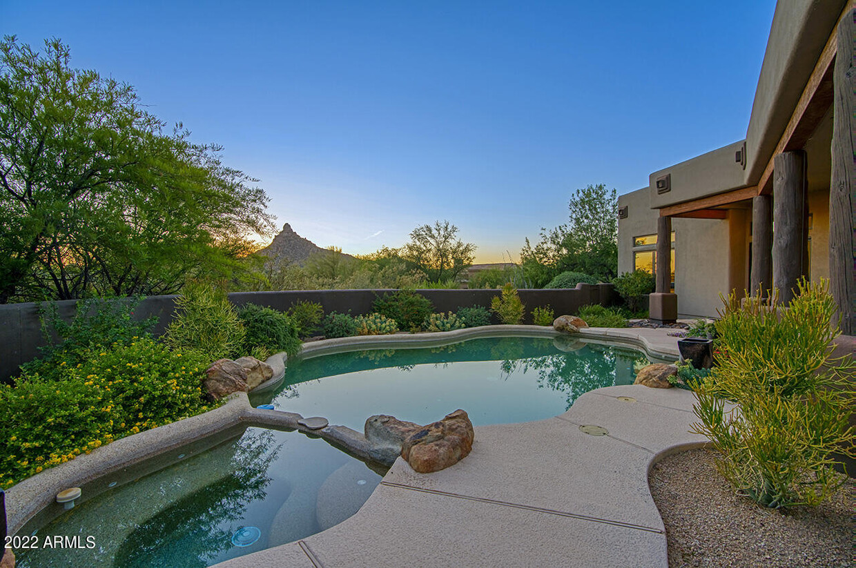 Foto principal - 10685 E Cottontail Ln