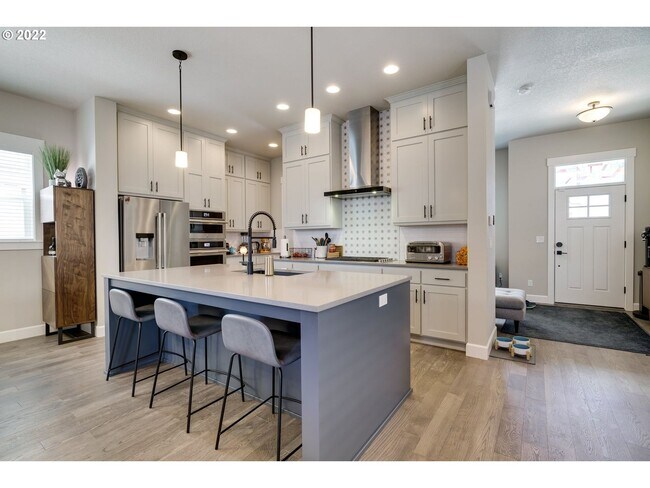 Foto del edificio - Beautiful Contemporary Home in Hillsboro near Reed's Crossing