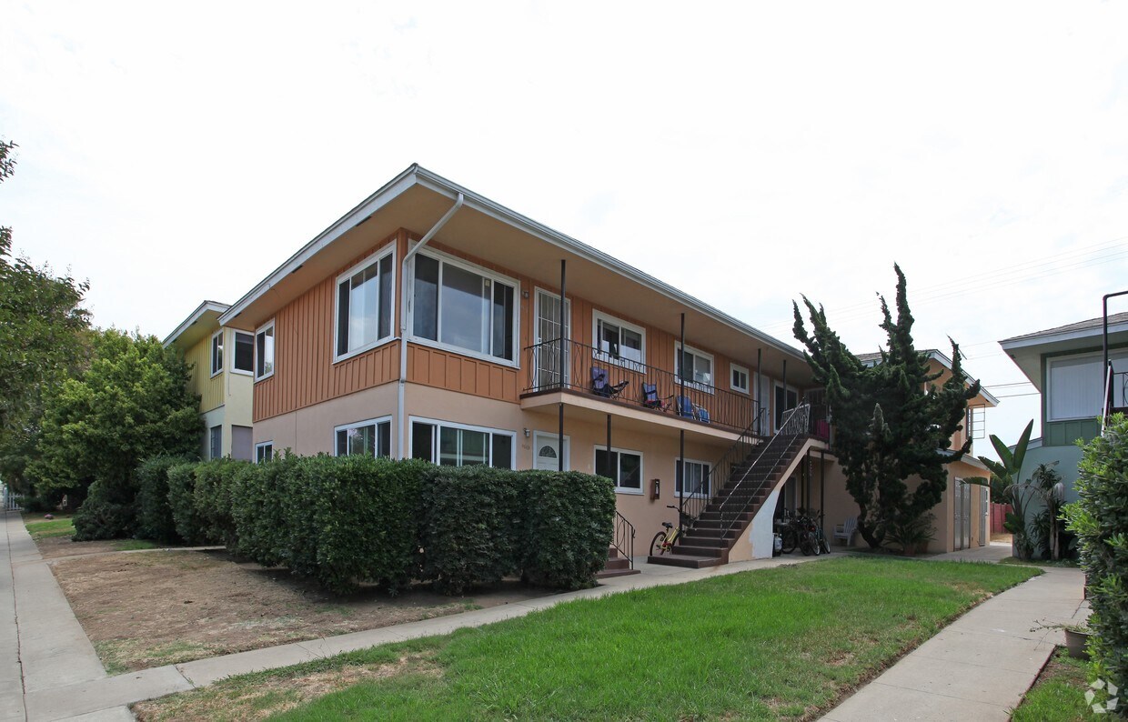 Building Photo - Muir Garden Apartments