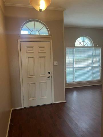 Foto del edificio - 8801 Creekside Dr