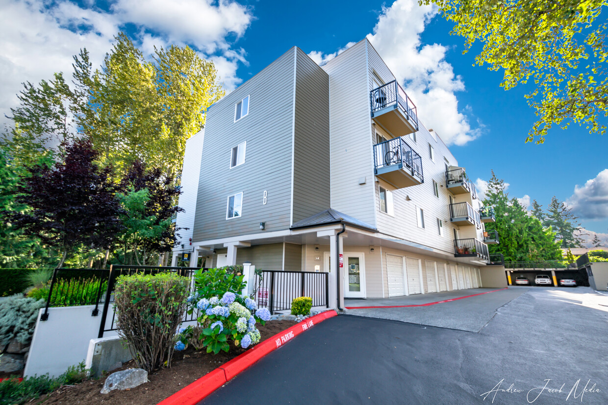 Primary Photo - West Mall Place Apartment Homes