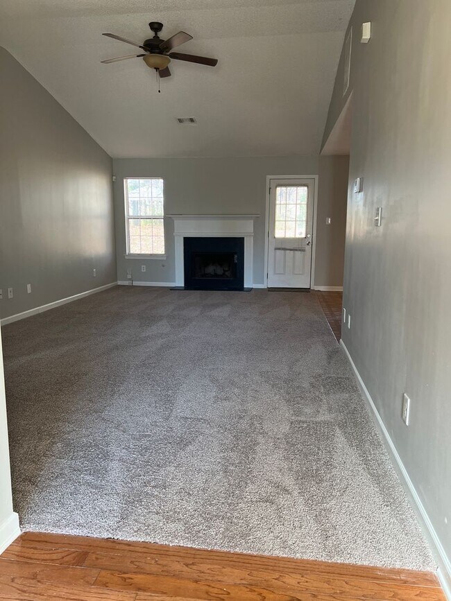 Foto del edificio - 3414 Bells Landing Dr