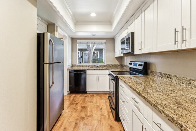 Kichen - 3344 Landess Ave