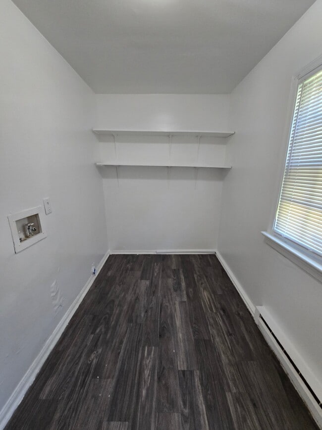 Building Photo - 2423 Whitcomb St
