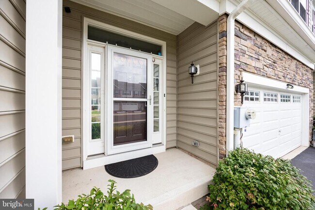 Foto del edificio - 253 Fairfield Cir W