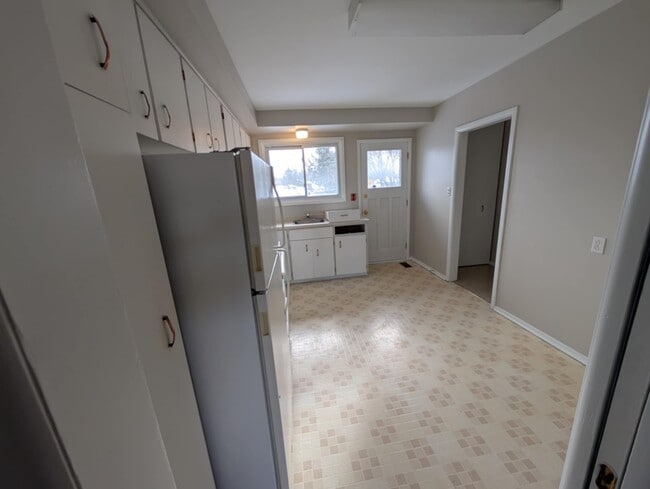 Building Photo - 168 First Av