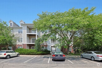 Building Photo - 3317 Stratford Ct
