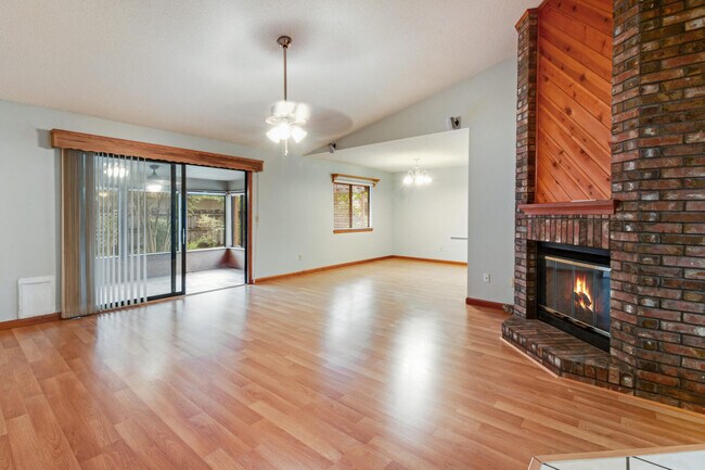 Foto del edificio - 203 Cedar Ridge Way