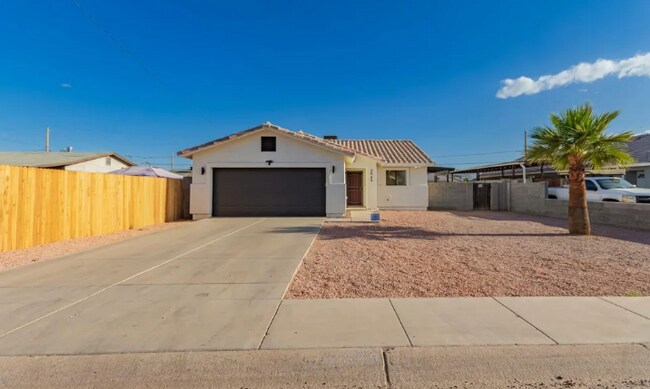 Building Photo - 2949 E Wier Ave