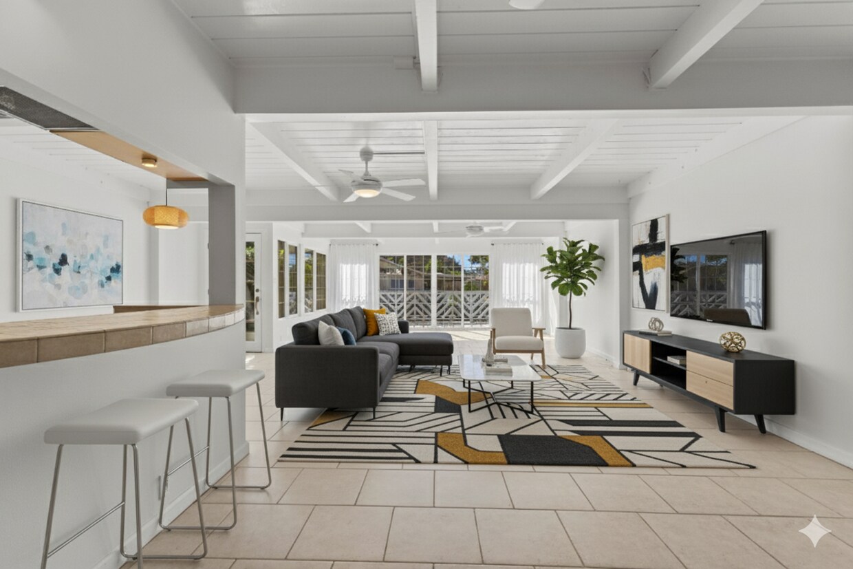 Foto principal - Waterfront living in this Hawaii Kai Marin...