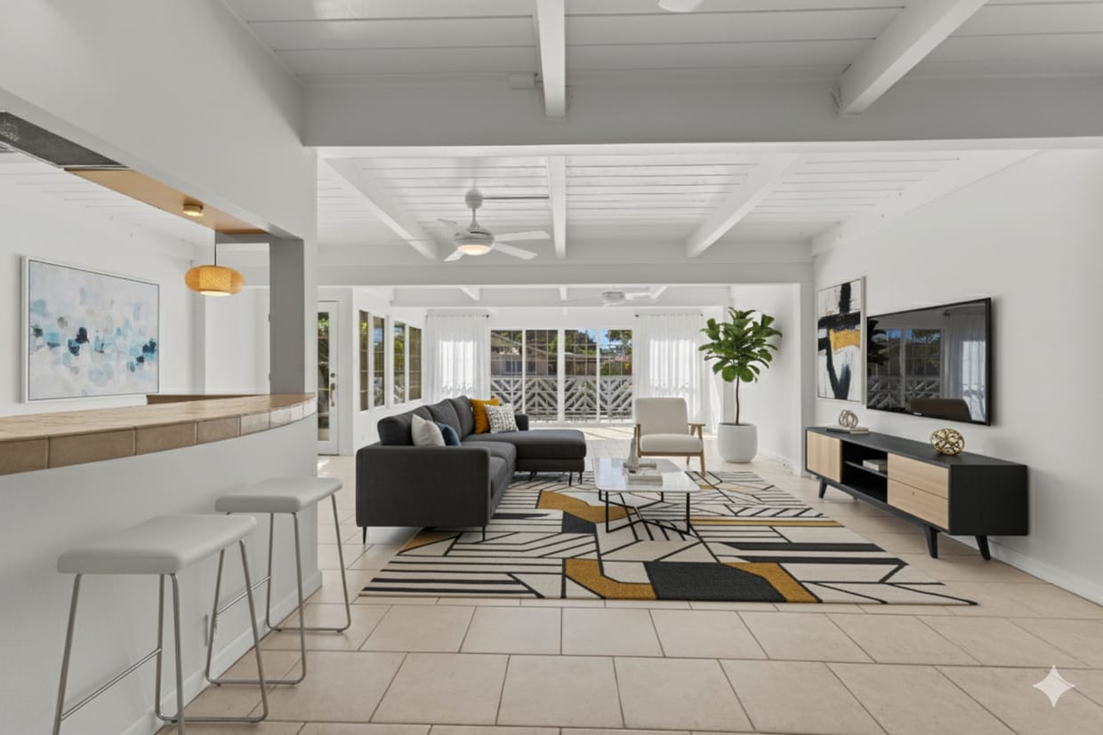 Primary Photo - Waterfront living in this Hawaii Kai Marin...