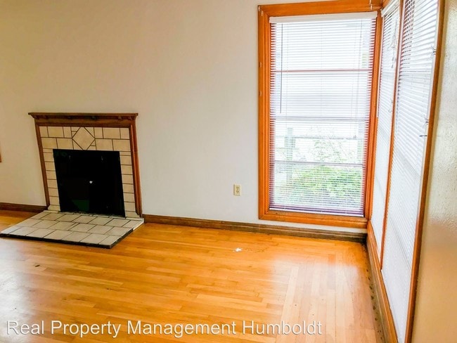 Building Photo - 2926 G St