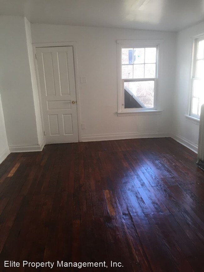 Building Photo - 3 br, 1 bath House - 122 N. Duke St., #2