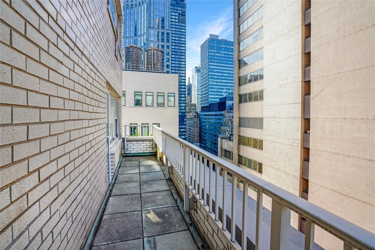 Foto principal - 153 E 57th St