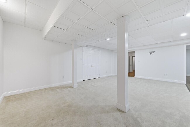 Foto del edificio - 17545 Hardy Rd