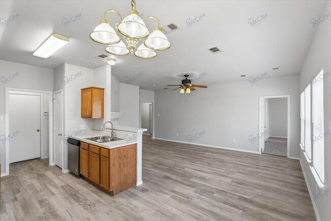 Foto del edificio - 412 Pin Oak Ln