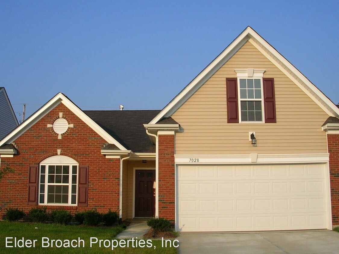 3 br, 2 bath House 7028 Winding Cedar Trail House Rental in Harrisburg, NC