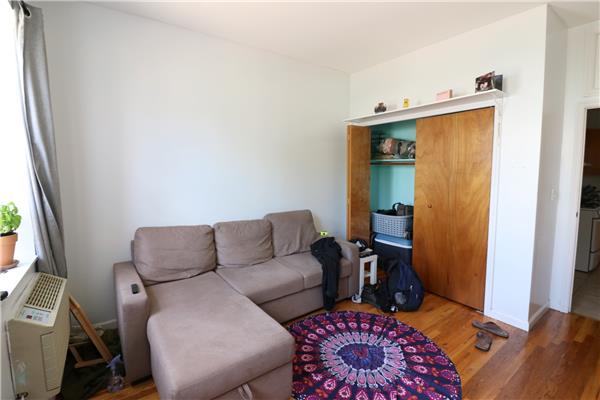 Foto del edificio - 351 Manhattan Ave